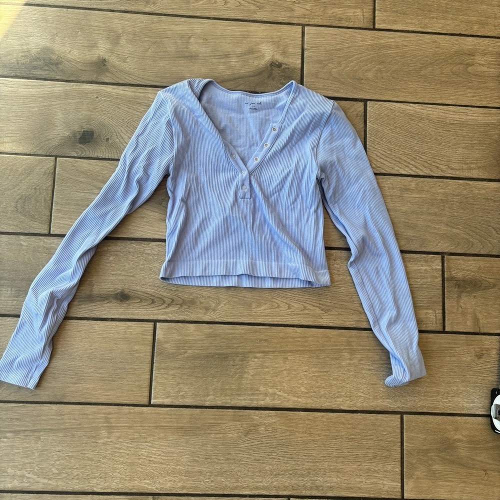 Urban Outfitters Lavender, blue-violet Ribbed Snap-Front Long Sleeve Crop Top - Picture 8 of 8